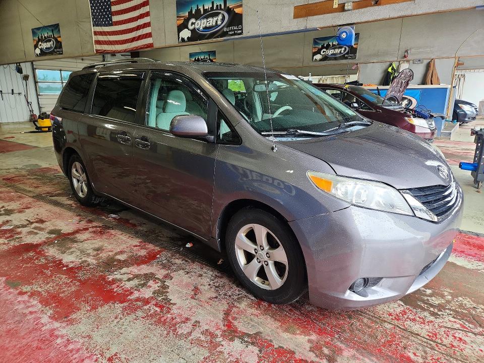 Photo 4 from auction – 2011 TOYOTA SIENNA with VIN 5TDKK3DC7BS060656