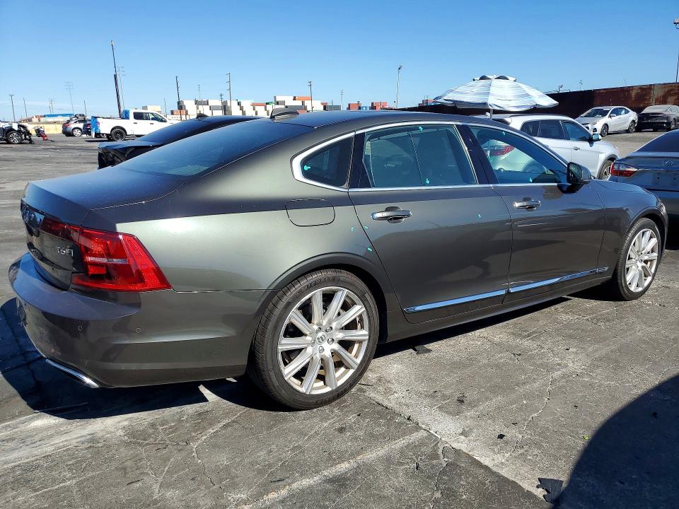 Photo 3 from auction – 2020 VOLVO S90 with VIN LVYA22ML2LP175613