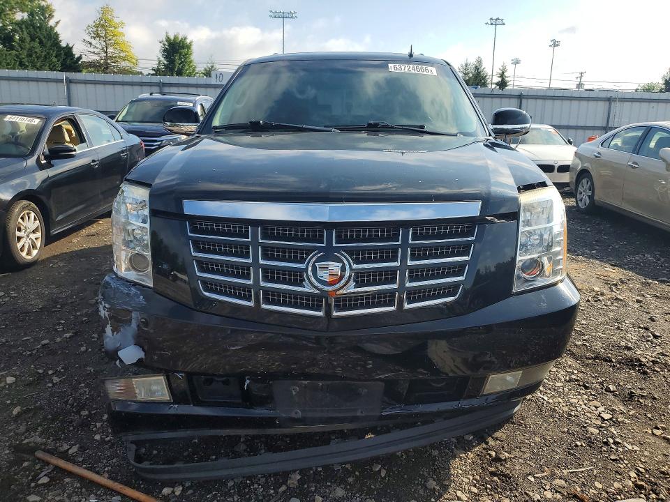 Photo 5 from auction – 2011 CADILLAC ESCALADE with VIN 1GYS4AEF7BR307769
