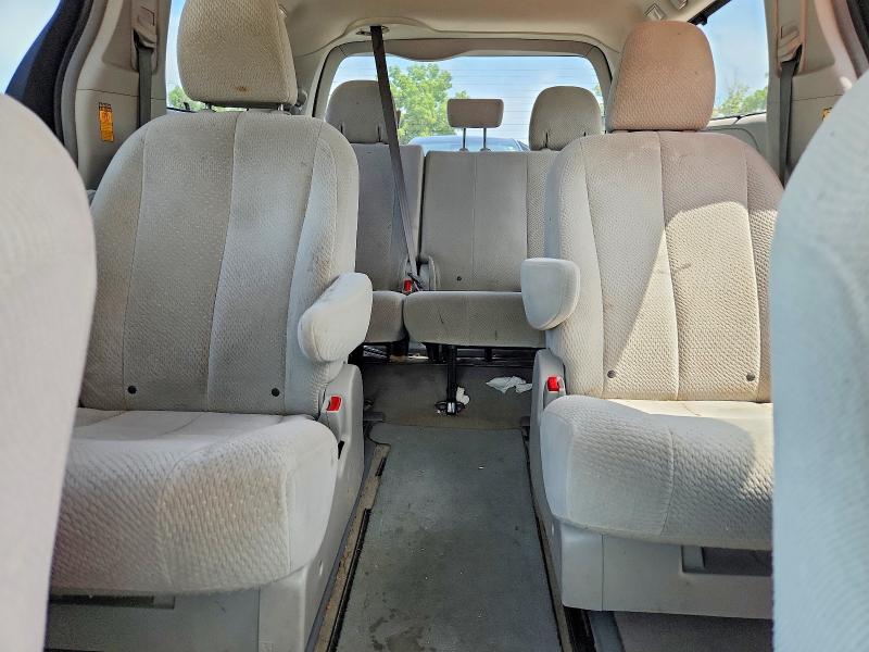 Photo 10 from auction – 2014 TOYOTA SIENNA with VIN 5TDJK3DC0ES087102