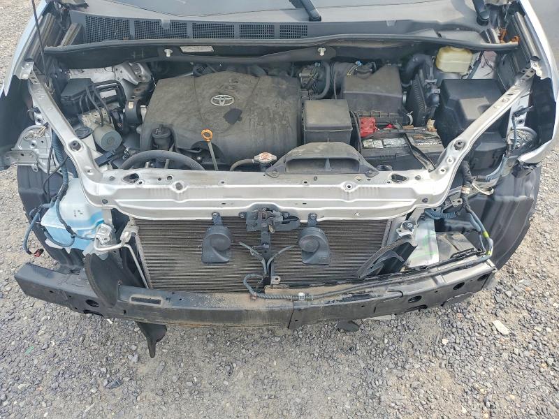 Photo 12 from auction – 2017 TOYOTA SIENNA with VIN 5TDKZ3DC4HS852722