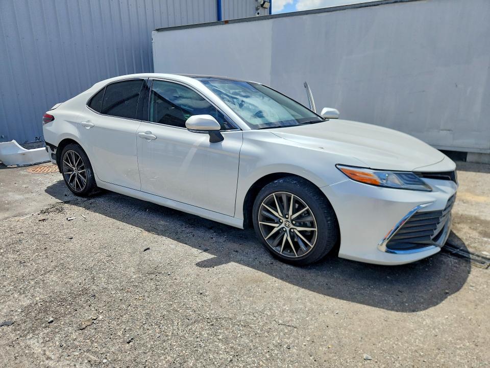 Photo 4 from auction – 2023 TOYOTA CAMRY with VIN 4T1F11AK2PU076928