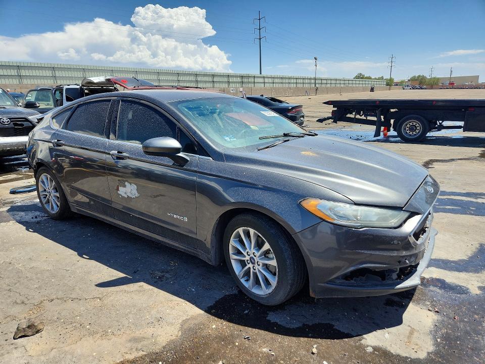 Photo 4 from auction – 2017 FORD FUSION with VIN 3FA6P0LU5HR301496