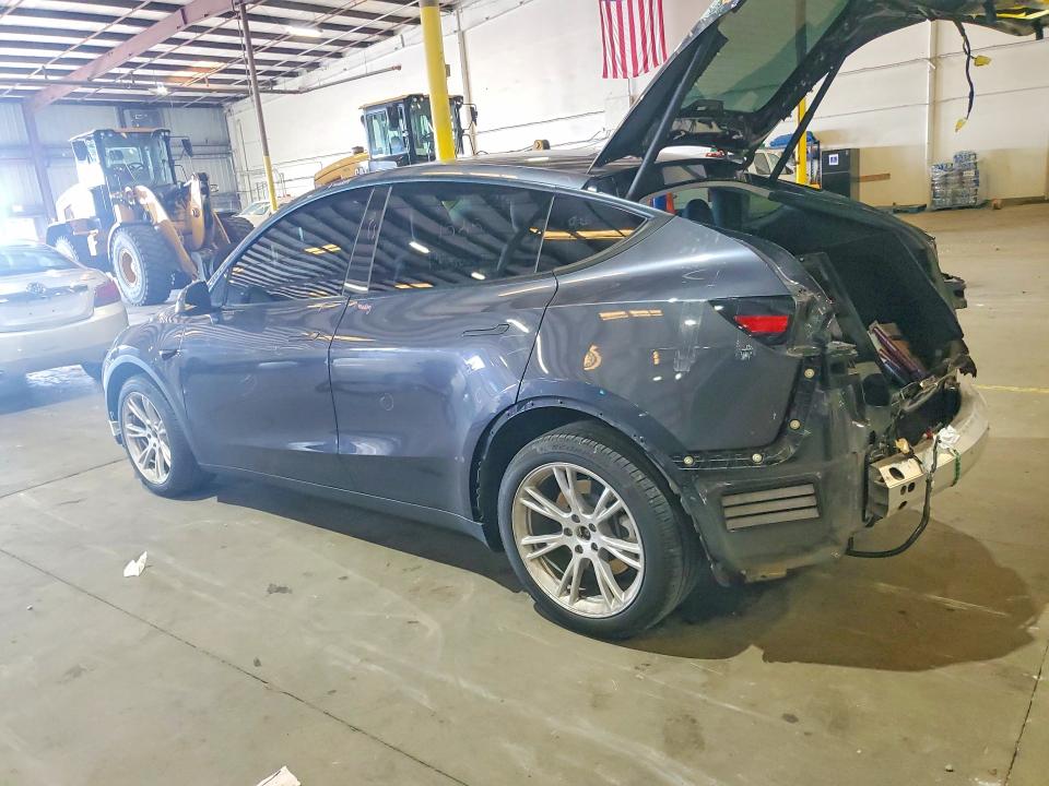 Фото 2 с аукциона – 2024 TESLA MODEL Y с VIN 7SAYGDEE3RA232861