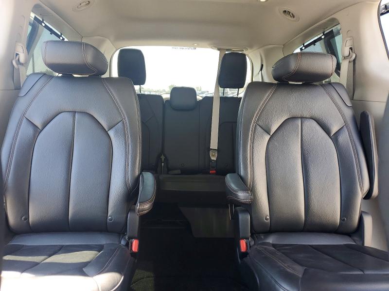 Photo 10 from auction – 2017 CHRYSLER PACIFICA with VIN 2C4RC1BG8HR583529