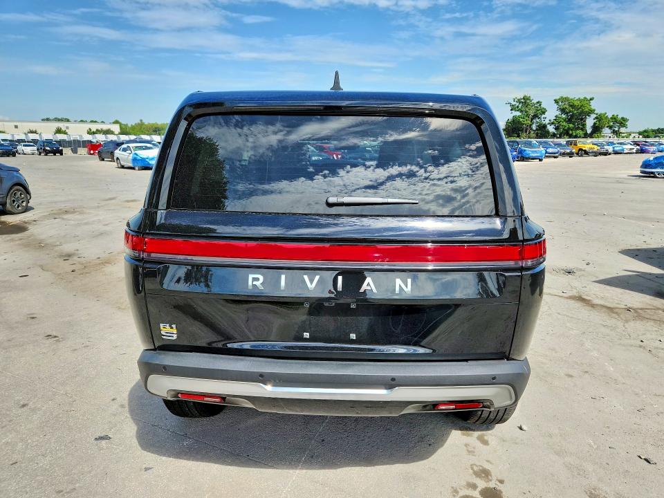 Photo 6 from auction – 2023 RIVIAN R1S with VIN 7PDSGABA2PN026301
