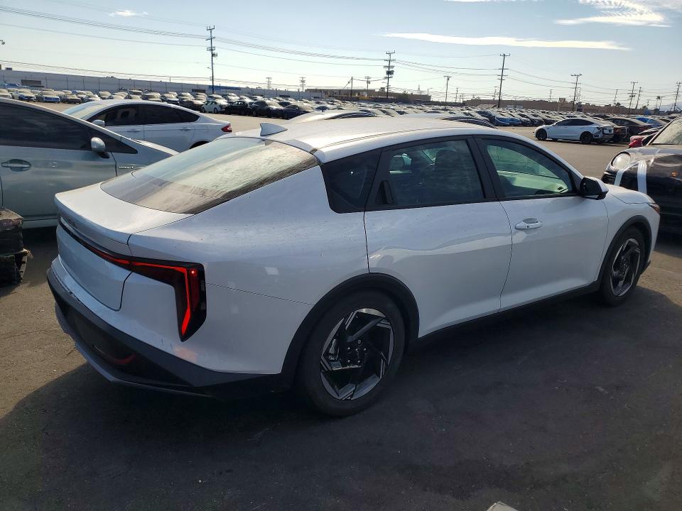 Снимка 3 от търг – 2025 KIA K4 с VIN 3KPFU4DE7SE072450