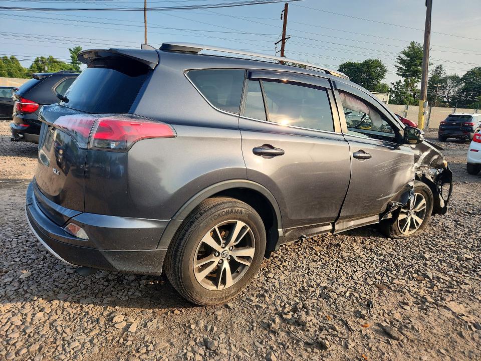 Photo 3 from auction – 2016 TOYOTA RAV4 with VIN JTMWFREV7GD085729