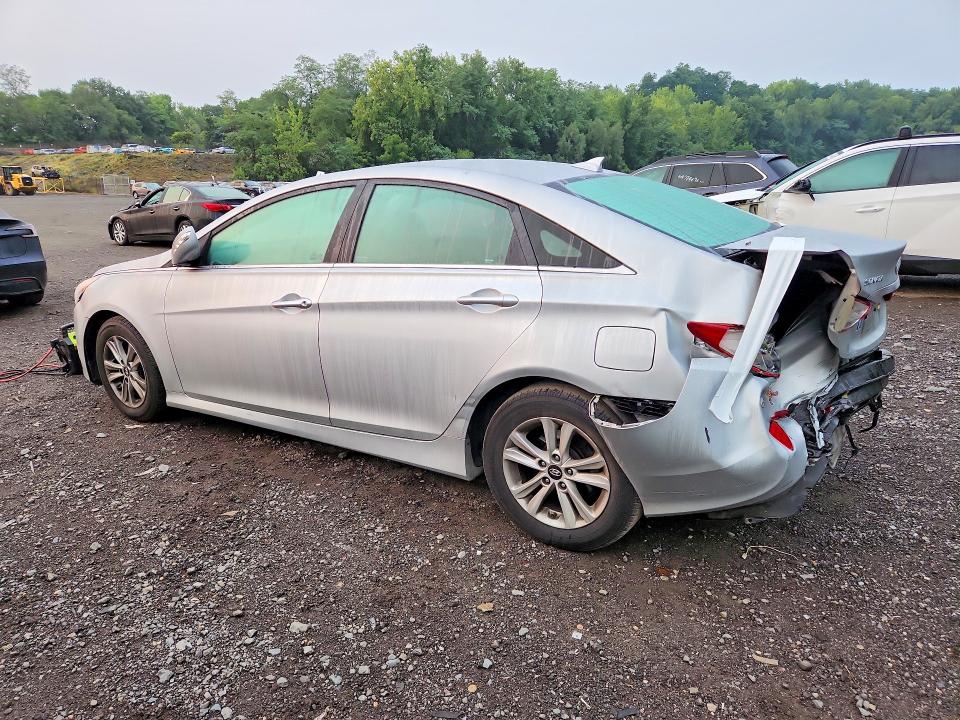 Photo 2 from auction – 2014 HYUNDAI SONATA with VIN 5NPEB4AC6EH895083