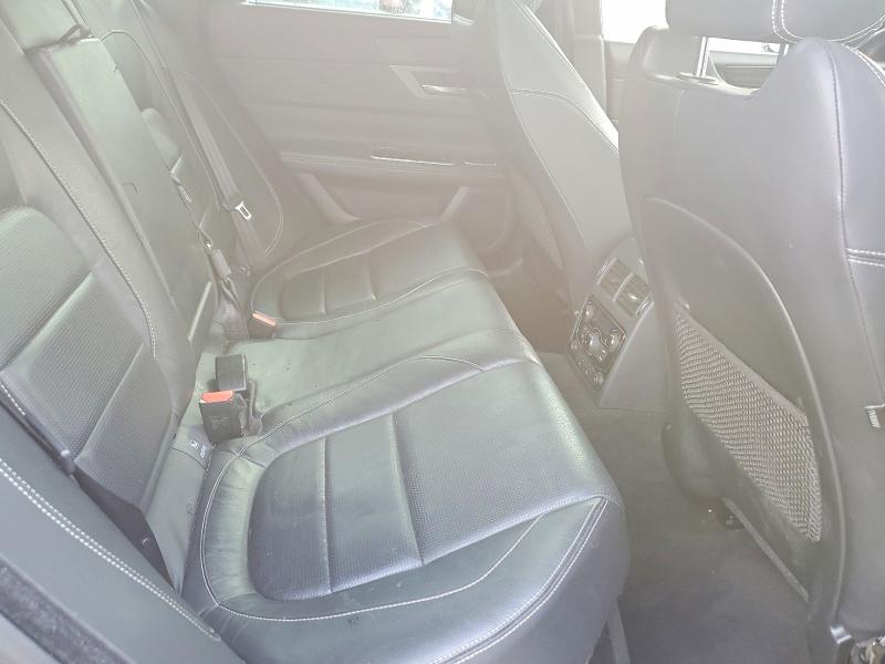 Photo 10 from auction – 2016 JAGUAR XF with VIN SAJBG4BV8GCY13259