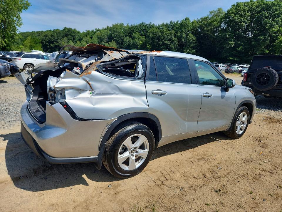 Photo 3 from auction – 2024 TOYOTA HIGHLANDER with VIN 5TDKDRBH8RS550769
