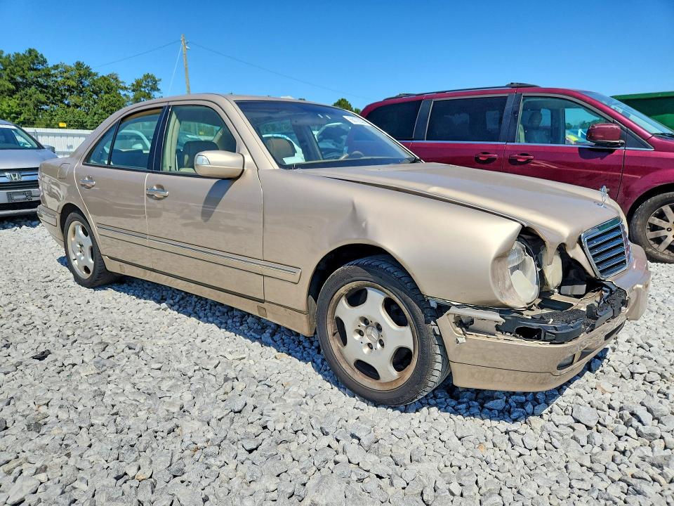 Photo 4 from auction – 2001 MERCEDES-BENZ E with VIN WDBJF70J11B293285