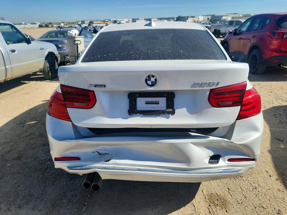 Photo 6 from auction – 2016 BMW 328 with VIN WBA8E3G5XGNT79512