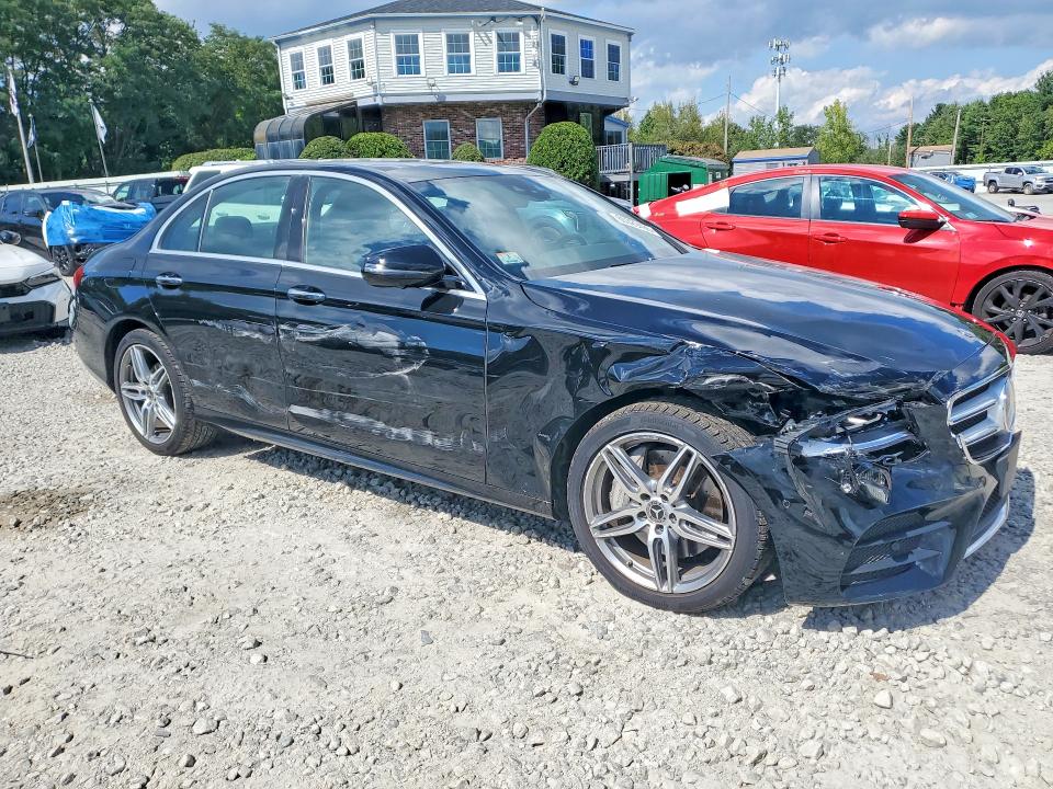 Photo 4 from auction – 2018 MERCEDES-BENZ E with VIN WDDZF4KB7JA376997