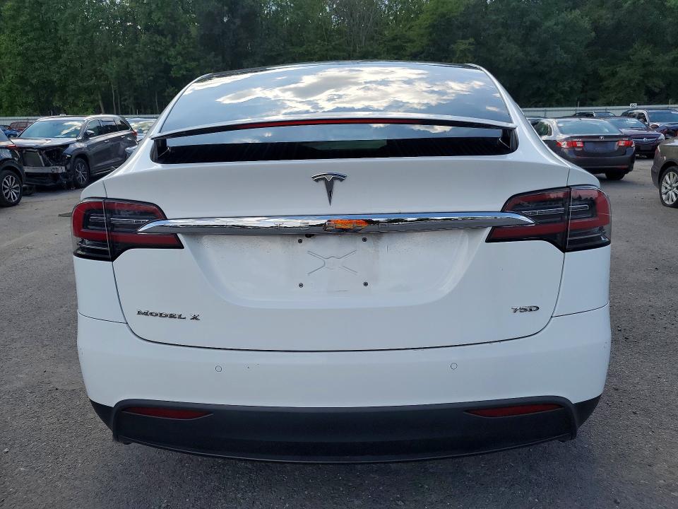 Photo 6 from auction – 2016 TESLA MODEL X with VIN 5YJXCBE21GF016554
