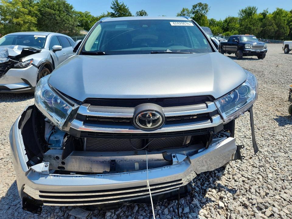 Photo 5 from auction – 2018 TOYOTA HIGHLANDER with VIN 5TDDZRFH7JS826853