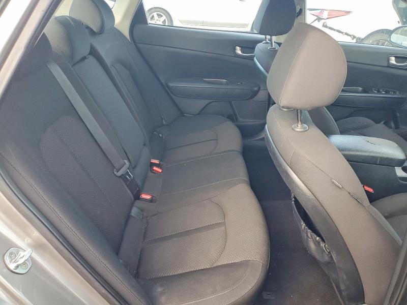 Photo 10 from auction – 2016 KIA OPTIMA with VIN 5XXGT4L31GG071526