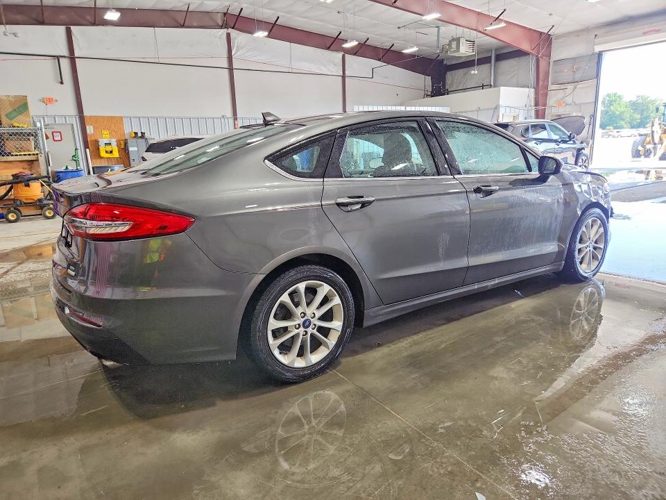 Photo 3 from auction – 2019 FORD FUSION with VIN 3FA6P0HD0KR229316