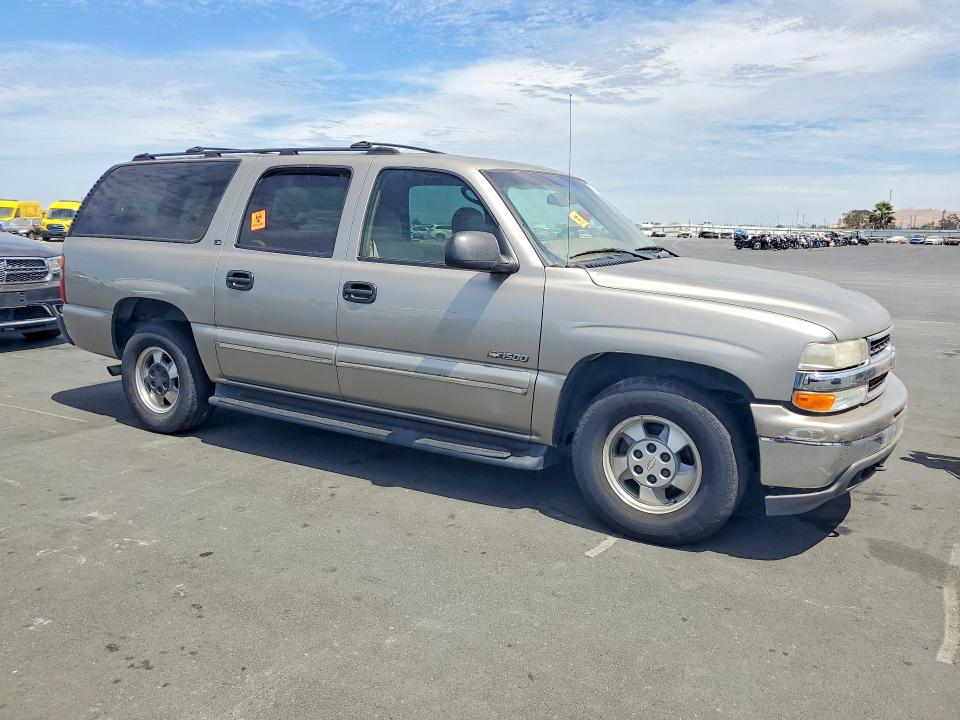 Photo 4 from auction – 2000 CHEVROLET SUBURBAN with VIN 3GNFK16T9YG139828