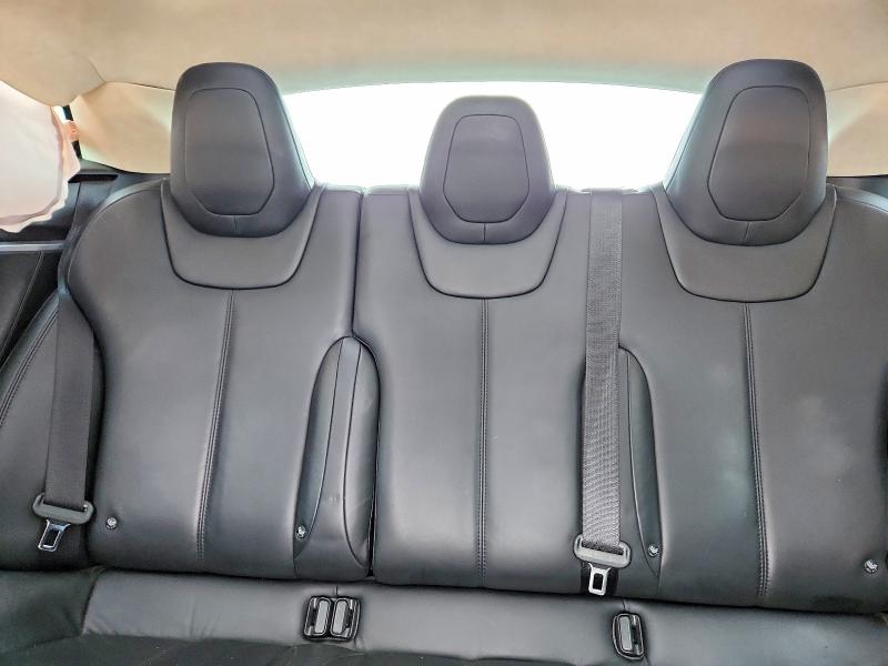 Photo 10 from auction – 2015 TESLA MODEL S with VIN 5YJSA1H40FF087637