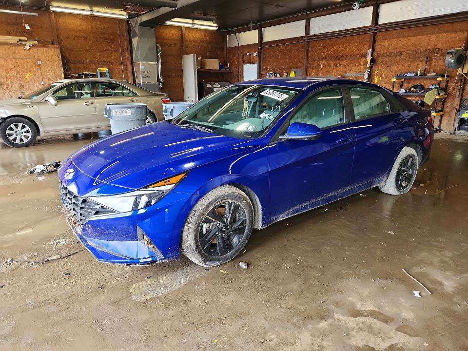 HYUNDAI ELANTRA 2023 с VIN KMHLM4AGXPU598116 - Снимка от търг