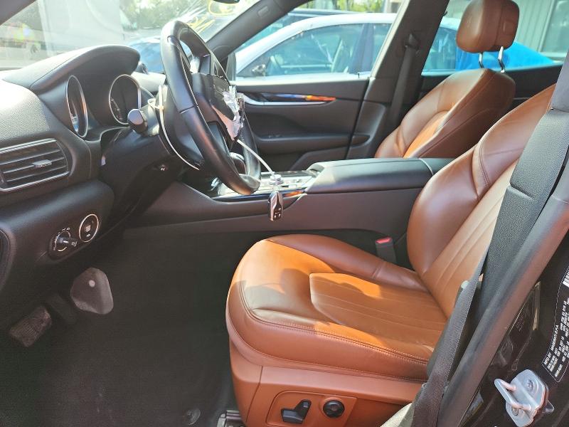 Photo 7 from auction – 2017 MASERATI LEVANTE with VIN ZN661XUA7HX253367