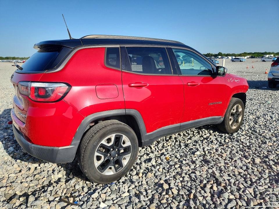 Photo 3 from auction – 2018 JEEP COMPASS with VIN 3C4NJDDB4JT417504