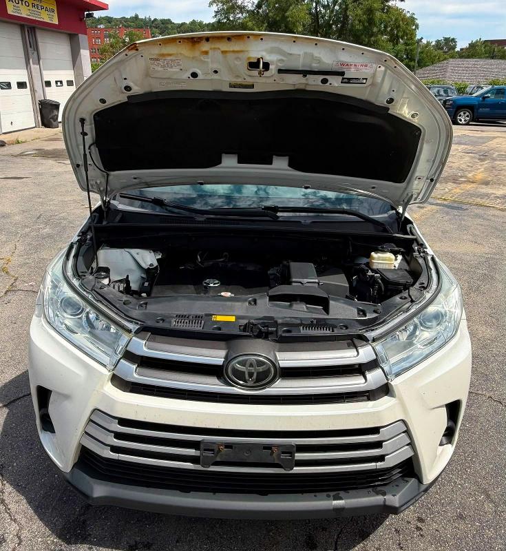 Foto 5 de la subasta – 2017 TOYOTA HIGHLANDER con VIN 5TDBZRFH9HS481326