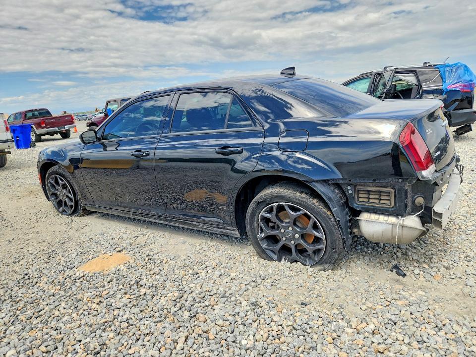 Photo 2 from auction – 2019 CHRYSLER 300 with VIN 2C3CCARG7KH691010