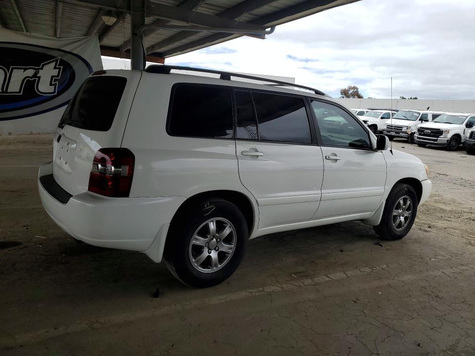 Photo 3 from auction – 2004 TOYOTA HIGHLANDER with VIN JTEDP21A340007686