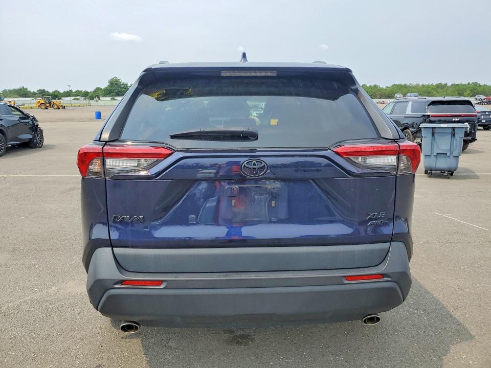 Photo 6 from auction – 2022 TOYOTA RAV4 with VIN 2T3A1RFV7NW288871