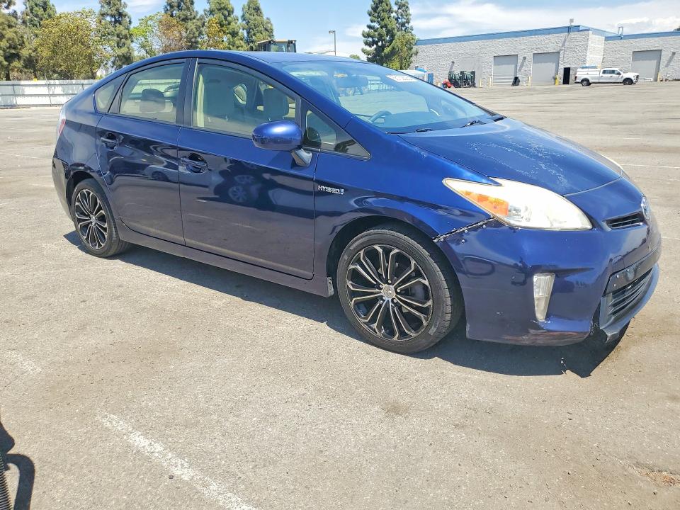 Photo 4 from auction – 2015 TOYOTA PRIUS with VIN JTDKN3DU3F1927327
