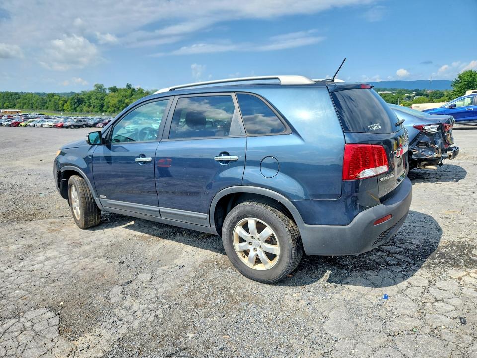 Photo 2 from auction – 2011 KIA SORENTO with VIN 5XYKTCA19BG141543