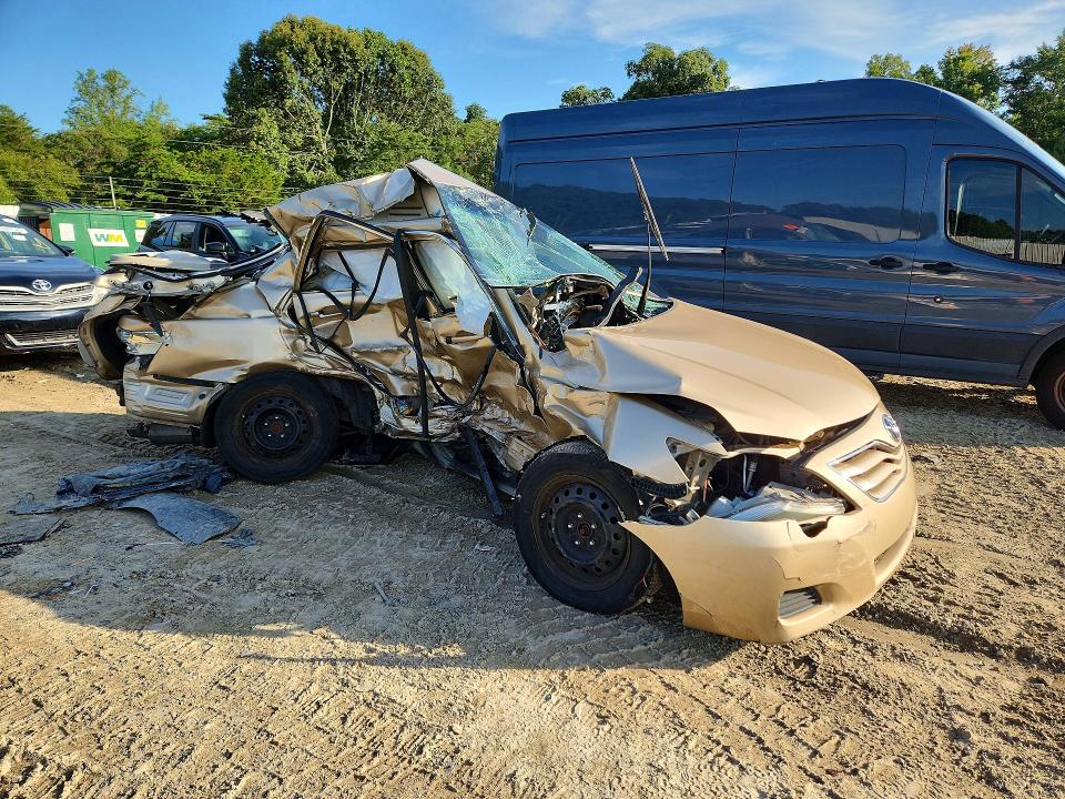 Photo 4 from auction – 2010 TOYOTA CAMRY with VIN 4T1BF3EK0AU026218