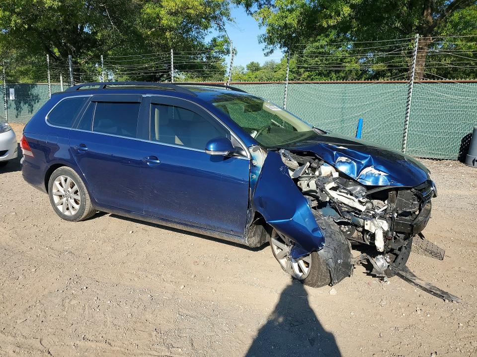 Photo 4 from auction – 2011 VOLKSWAGEN JETTA with VIN 3VWPZ7AJ4BM666778