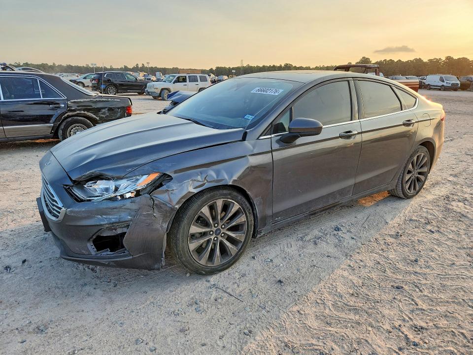 FORD FUSION 2020 with VIN 3FA6P0T91LR190935 - Photo from auction
