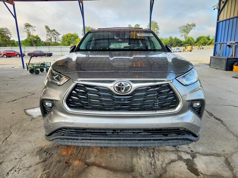 Photo 5 from auction – 2026 TOYOTA HIGHLANDER with VIN 5TDKDRBH6TS599055