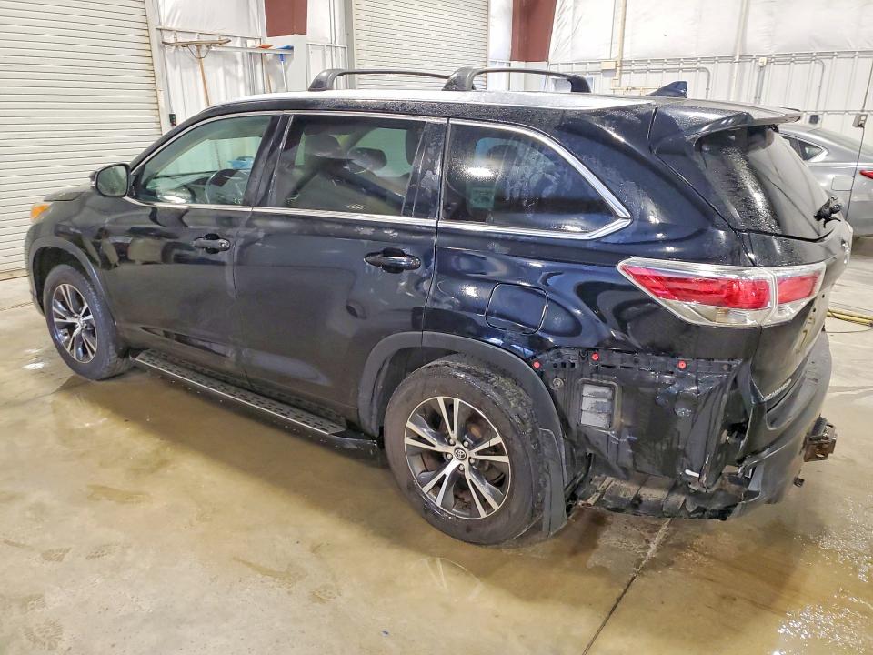 Photo 2 from auction – 2016 TOYOTA HIGHLANDER with VIN 5TDJKRFH1GS503639