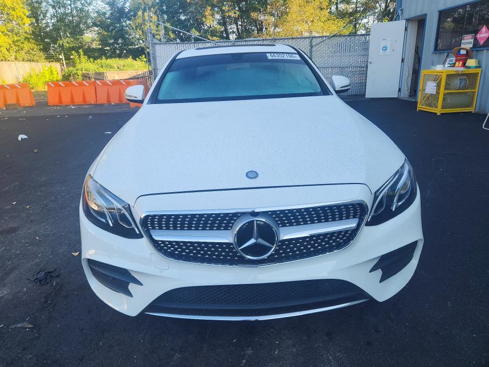 Photo 5 from auction – 2017 MERCEDES-BENZ E with VIN WDDZF4KB6HA111580