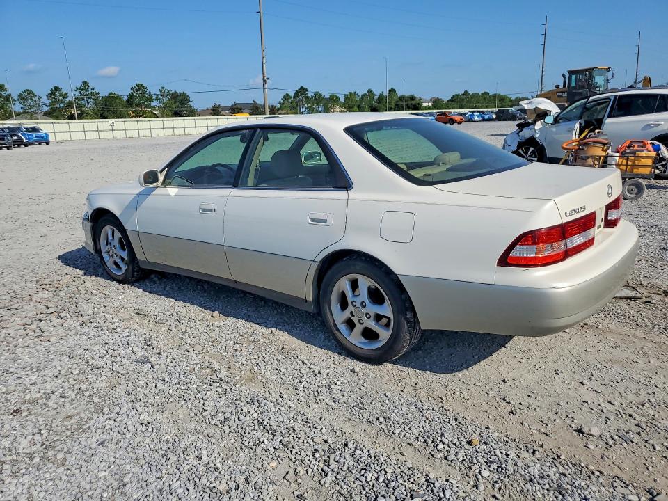 Photo 2 from auction – 2001 LEXUS ES with VIN JT8BF28GX15105801