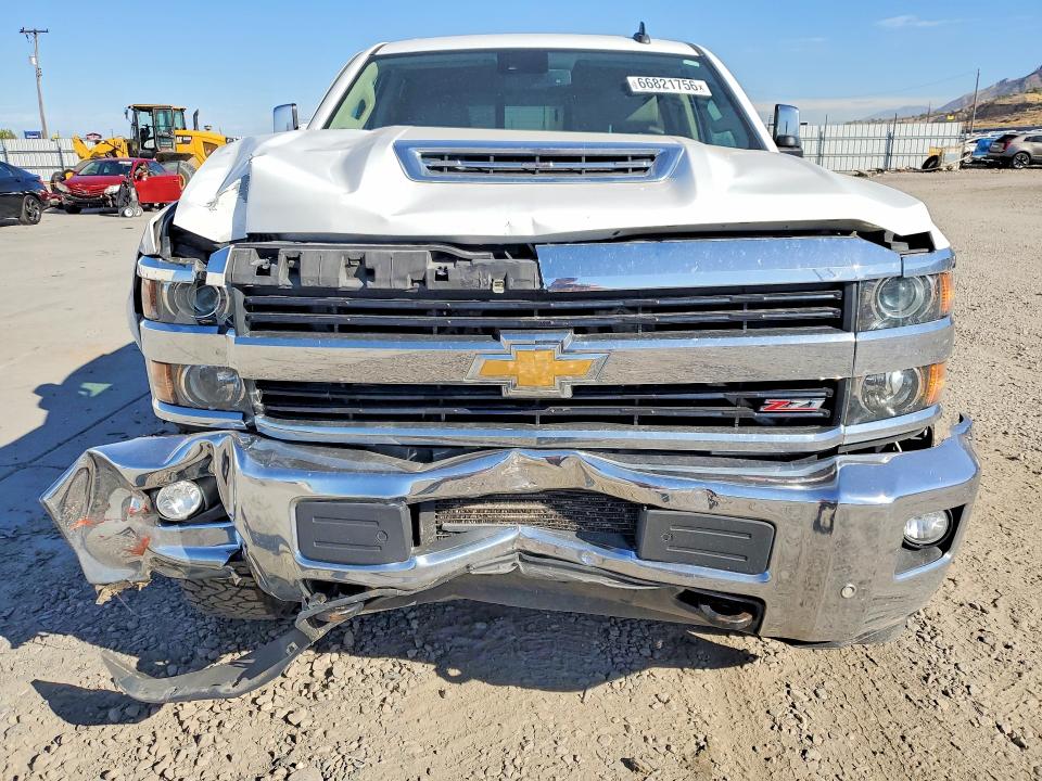 Photo 5 from auction – 2017 CHEVROLET SILVERADO with VIN 1GC1KWEY2HF106636