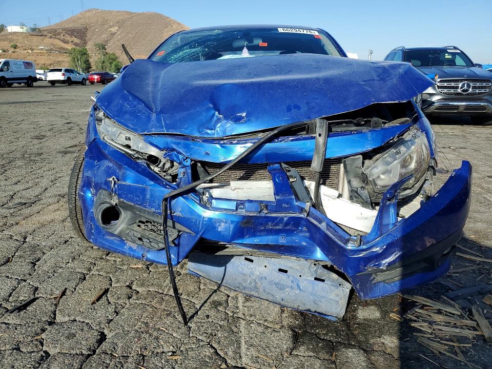 Photo 5 from auction – 2017 HONDA CIVIC with VIN 2HGFC1F38HH644105