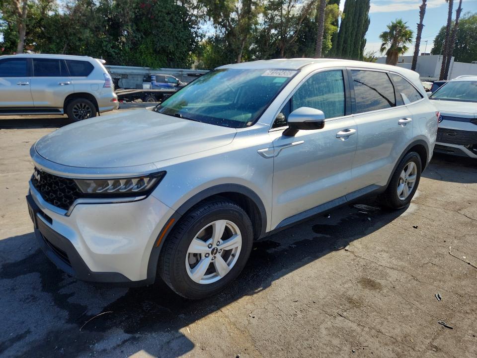 KIA SORENTO 2022 with VIN 5XYRG4LC3NG078760 - Photo from auction