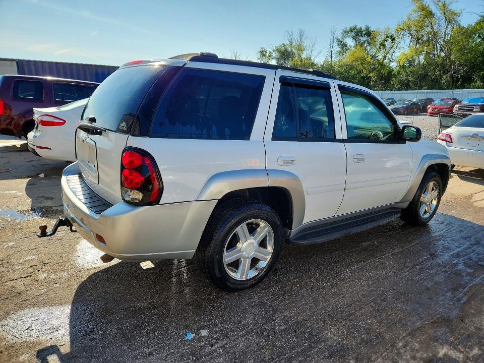 Photo 3 from auction – 2008 CHEVROLET TRAILBLAZER with VIN 1GNDT13S682261510