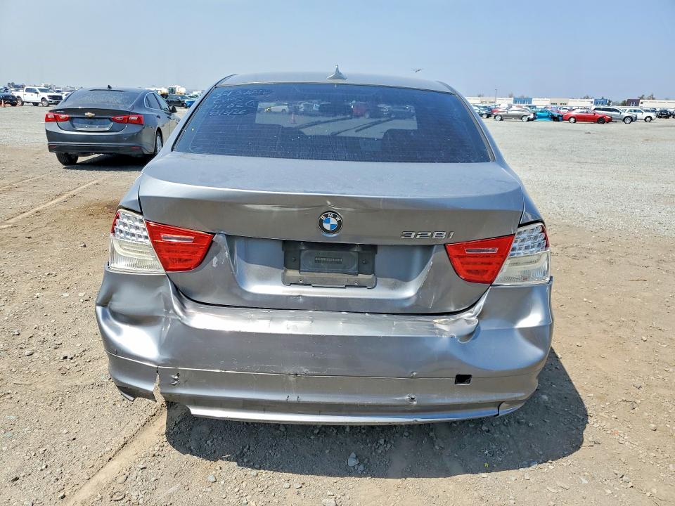 Photo 6 from auction – 2011 BMW 328I with VIN WBAPH5G56BNM81350