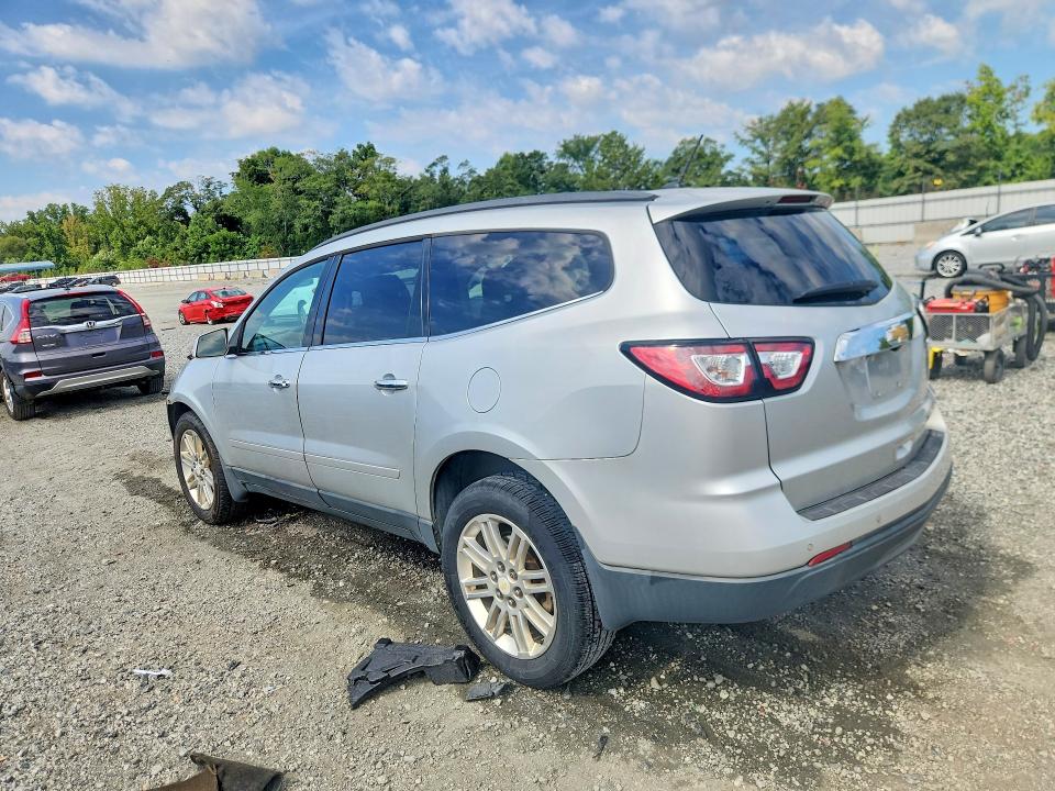 Photo 2 from auction – 2015 CHEVROLET TRAVERSE with VIN 1GNKRGKD8FJ102194