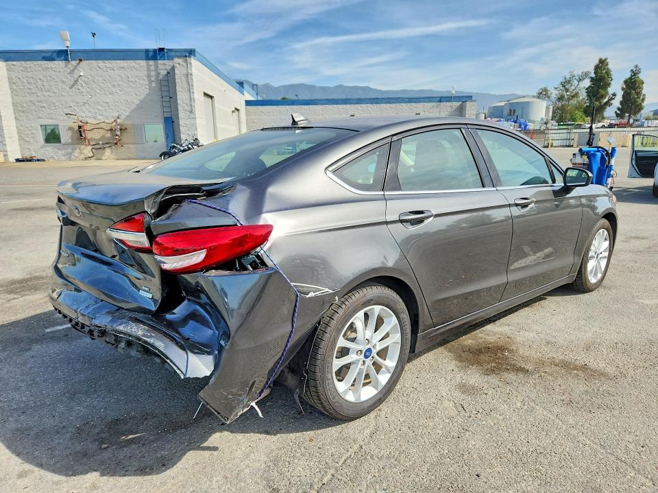 Photo 3 from auction – 2019 FORD FUSION with VIN 3FA6P0HD0KR232264