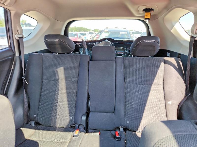 Photo 10 from auction – 2017 TOYOTA RAV4 with VIN JTMRFREV0HJ171111