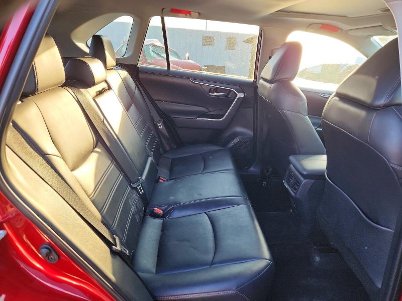 Photo 11 from auction – 2019 TOYOTA RAV4 with VIN 2T3A1RFV4KW076263