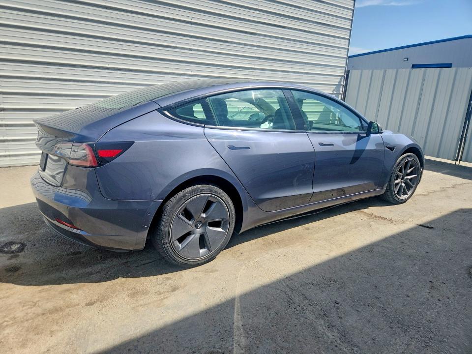 صورة رقم 3 من المزاد - 2022 TESLA MODEL 3 مع VIN 5YJ3E1EB8NF299034